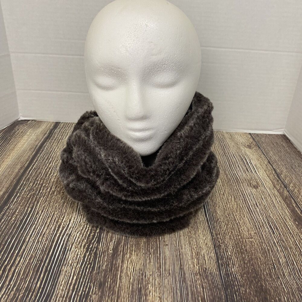 Womens Faux Fur Neck Warmer Snood Gray Infinity Pull On Winter Warmth